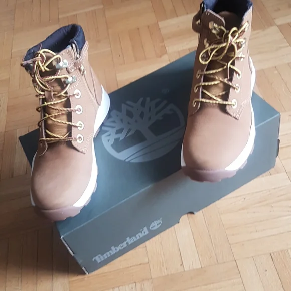 Brand new youth  Timberland Brooklyn sneaker boot wheat Nubuck - Picture 3 of 6